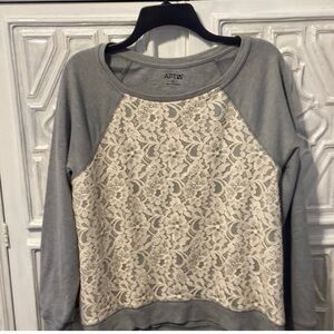 Romantic Lace sweatshirt